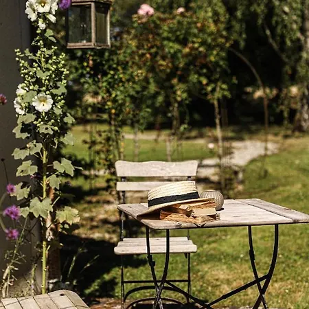 Отель Domaine De Bellevue, The Originals Relais