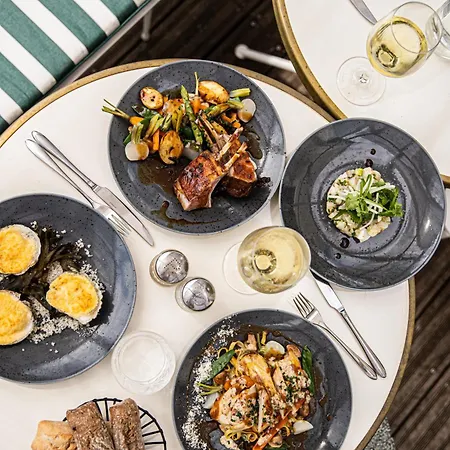 Domaine De Bellevue, The Originals Relais Hotel Neufmoutiers-en-Brie